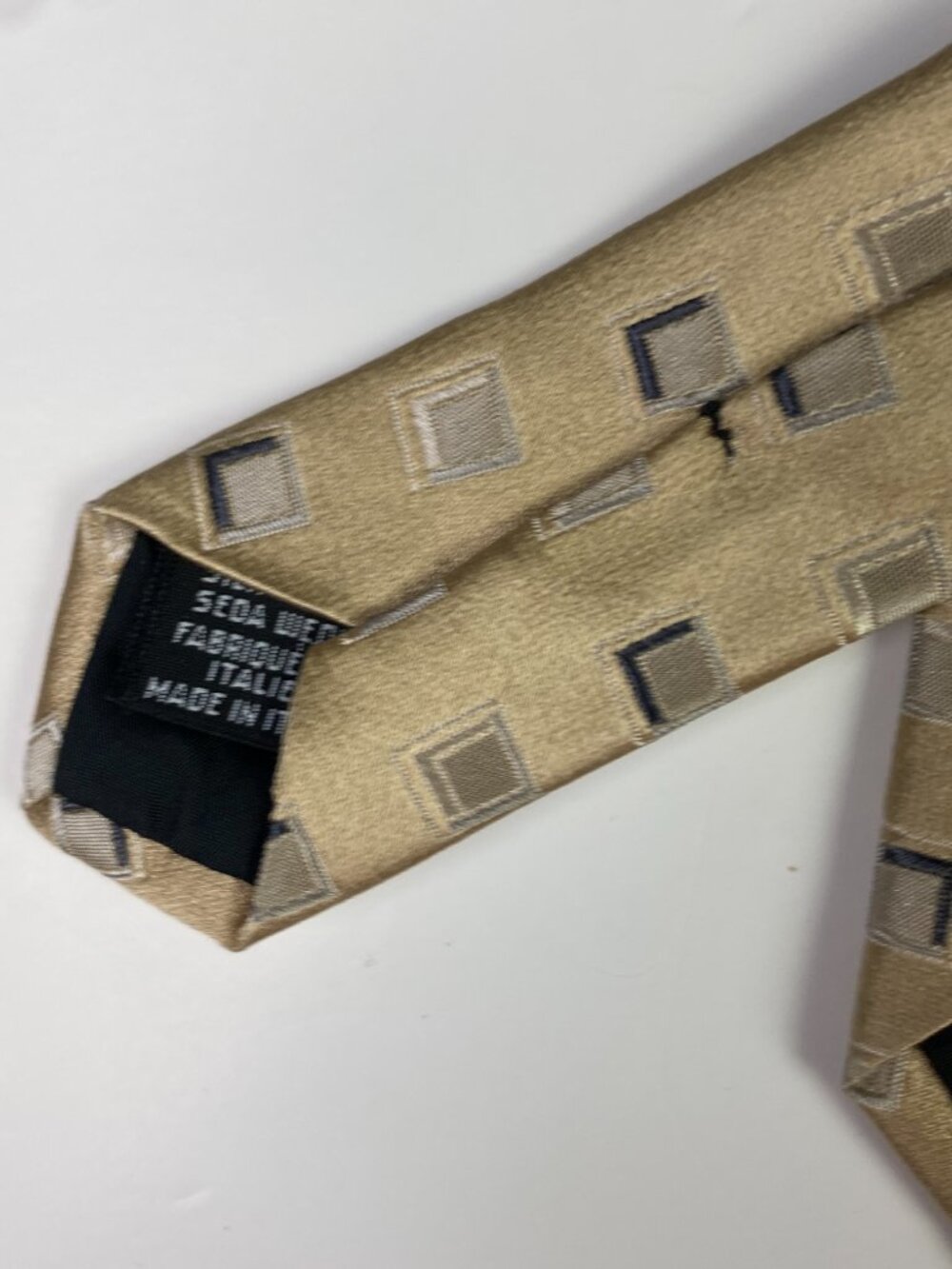 Hugo Boss Tie Gold Tan Geometric Squares Cubes Silk Italy Necktie - Picture 5 of 6